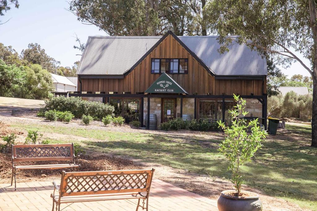 Peppers Creek Accommodation Pokolbin Bagian luar foto